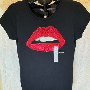 GUESS Red Sparkly Lips Black T-Shirt | Large | Never Worn